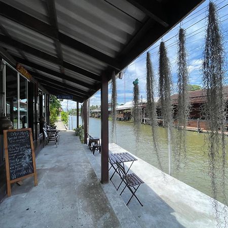 Reuan Vilawan Ratchaburi Bagian luar foto