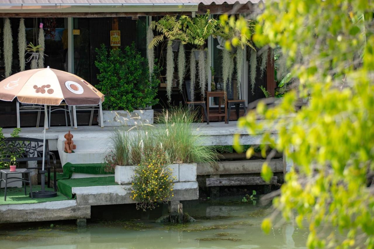 Reuan Vilawan Ratchaburi Bagian luar foto