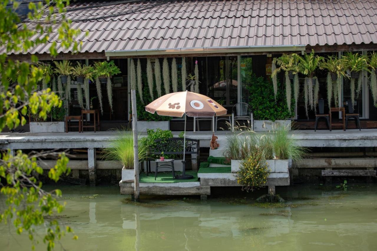 Reuan Vilawan Ratchaburi Bagian luar foto