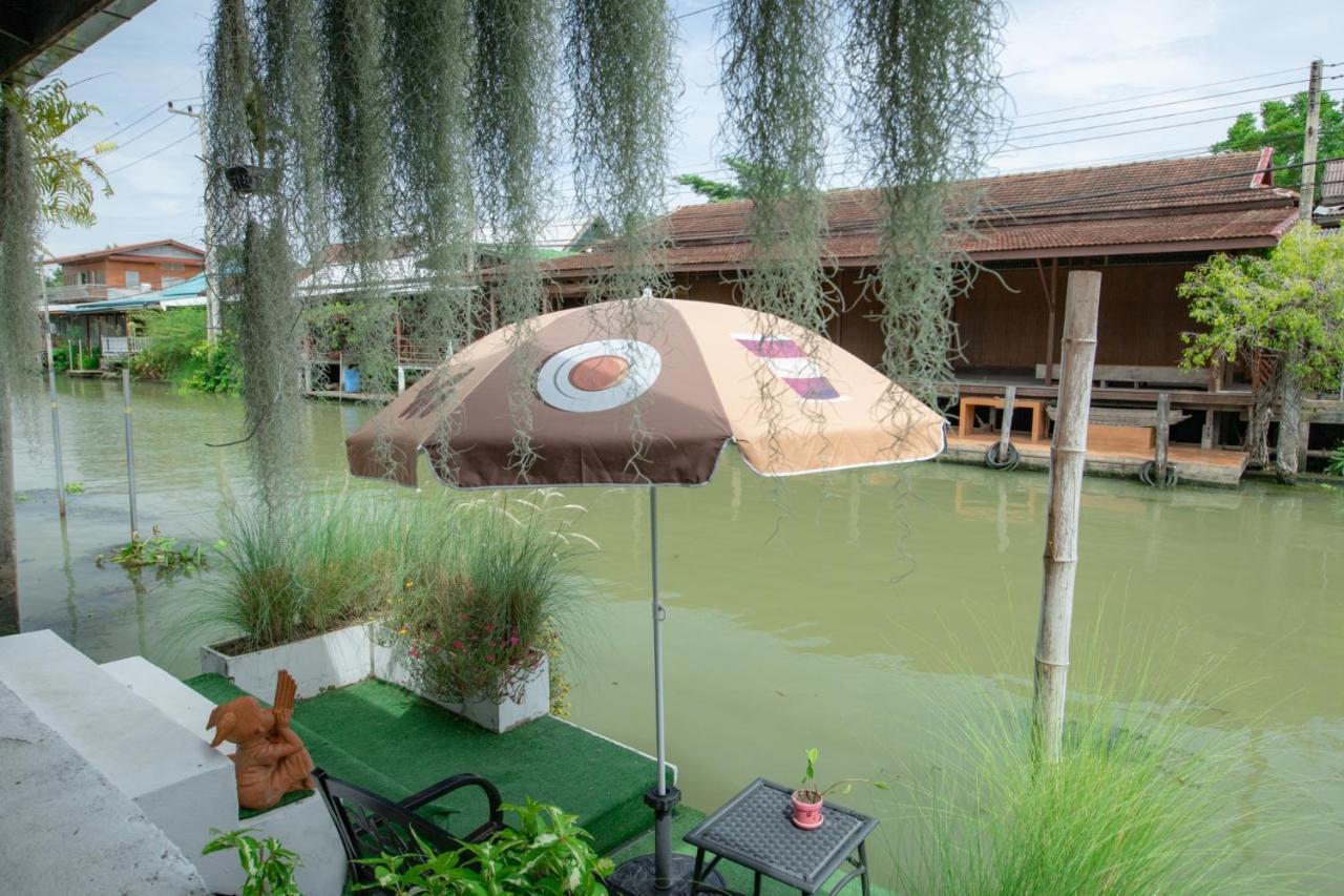 Reuan Vilawan Ratchaburi Bagian luar foto