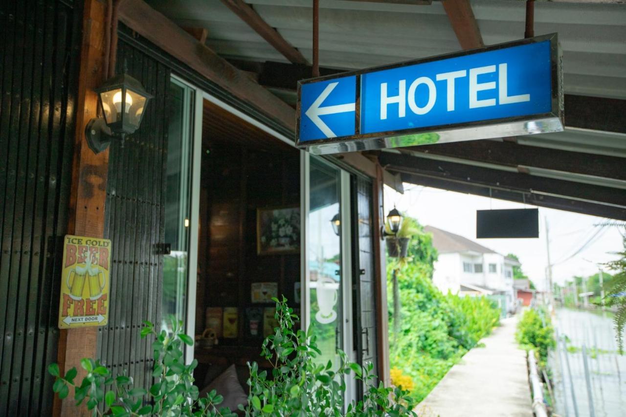 Reuan Vilawan Ratchaburi Bagian luar foto
