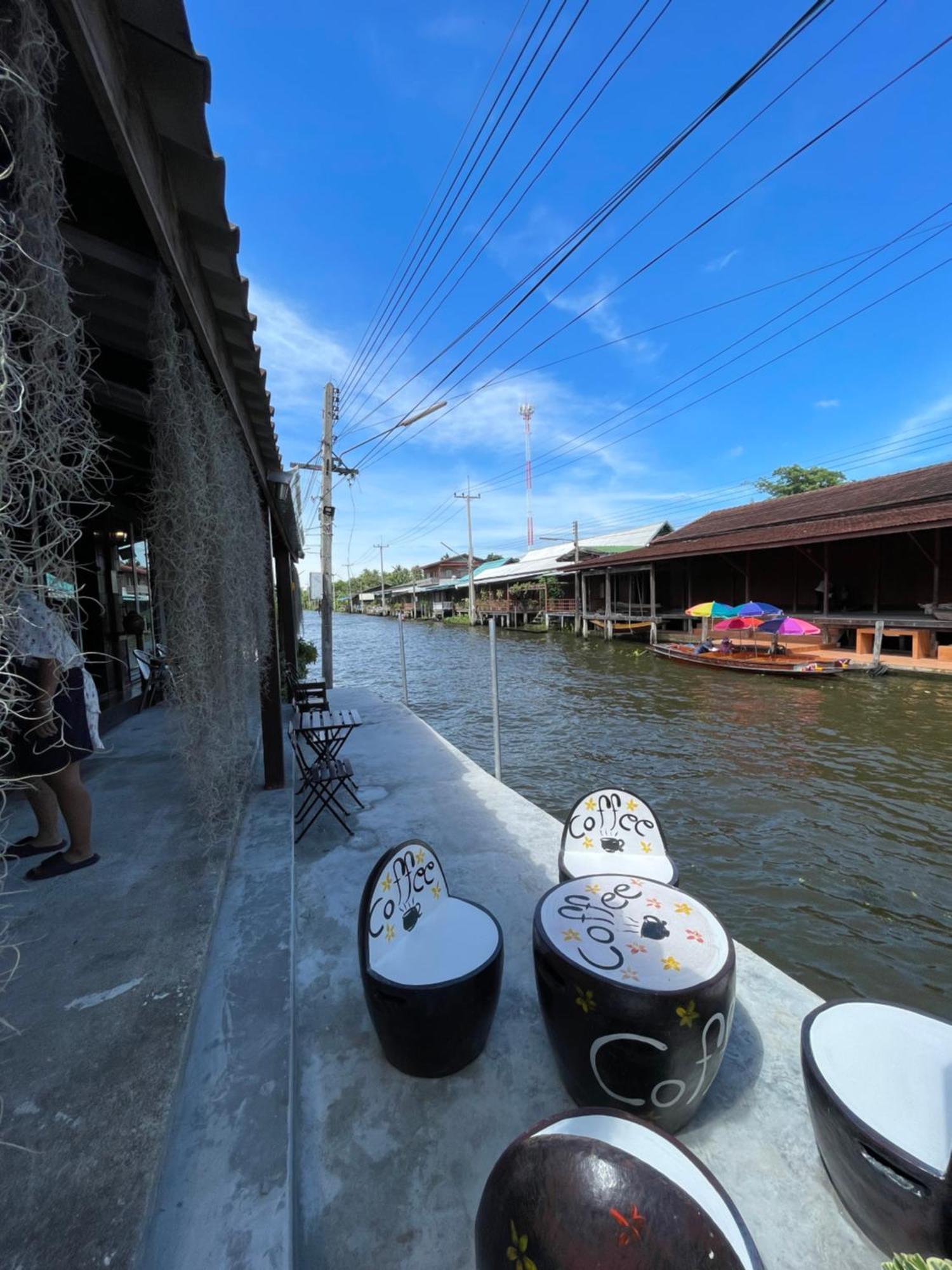 Reuan Vilawan Ratchaburi Bagian luar foto