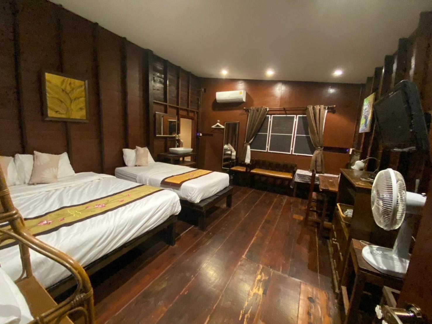 Reuan Vilawan Ratchaburi Bagian luar foto